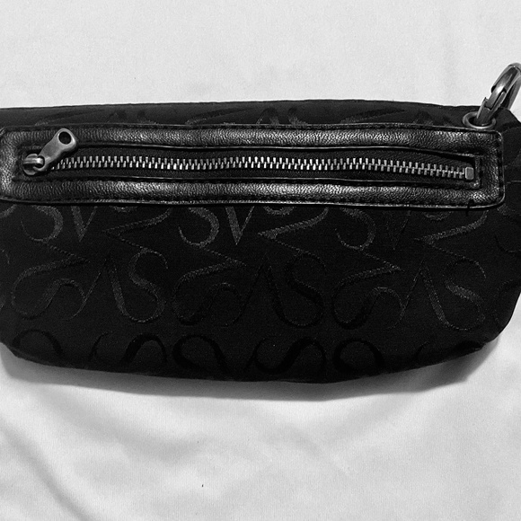 Vera Wang Simply Vera 8 inch Black Wristlet - Good Condition - Picture 2 of 8